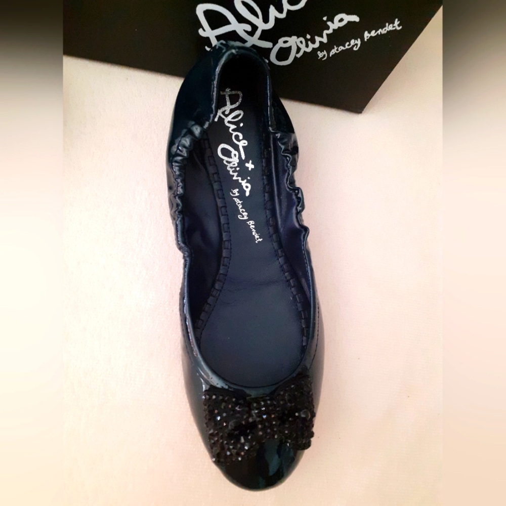 Alice and Olivia flats - Picture 8 of 10